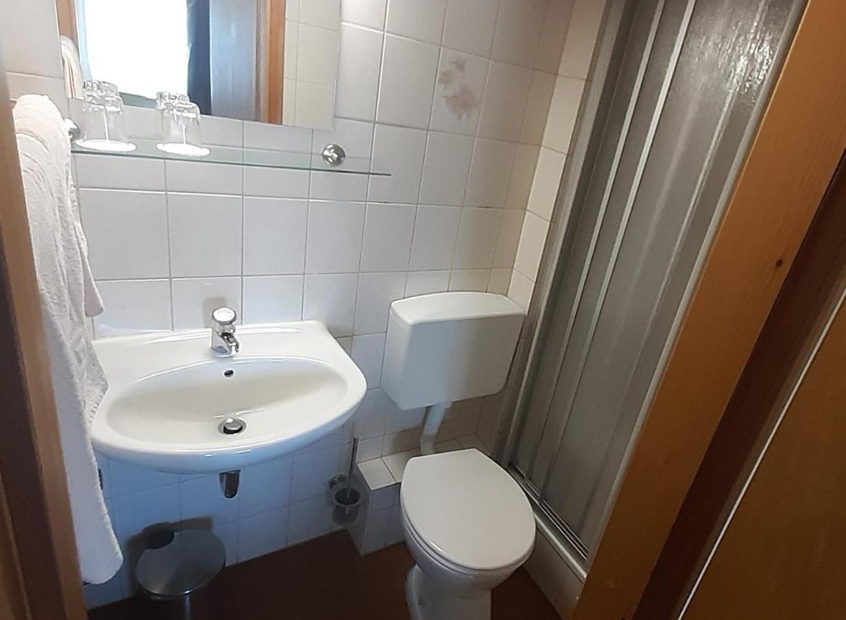 Gasthaus "Zur Linde" هارتسغروده المظهر الخارجي الصورة